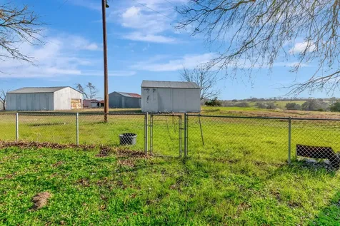 10957 N Us Highway 77 Schulenburg TX 78956