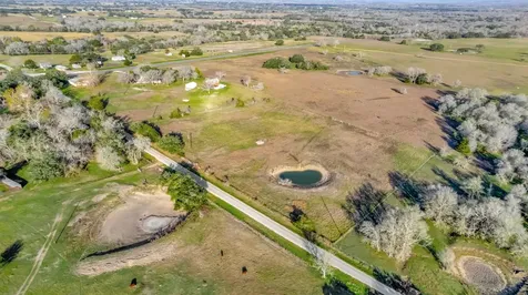 10957 N Us Highway 77 Schulenburg TX 78956