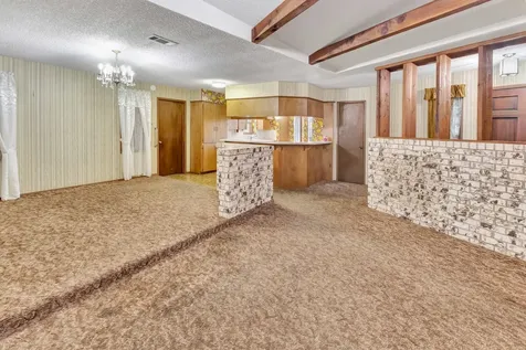 10957 N Us Highway 77 Schulenburg TX 78956