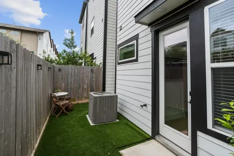 857 Fisher Street F Houston TX 77018
