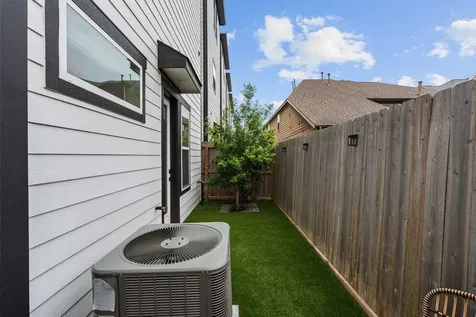 857 Fisher Street F Houston TX 77018