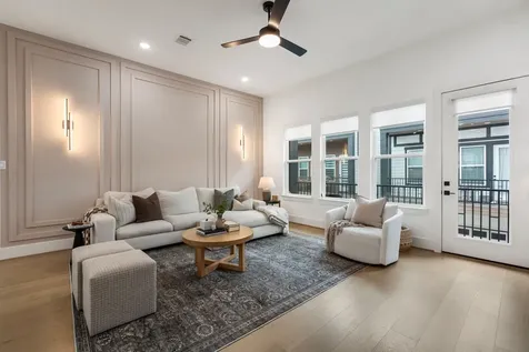 857 Fisher Street F Houston TX 77018