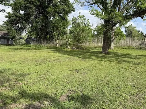 7103 Highway 36 Jones Creek TX 77541