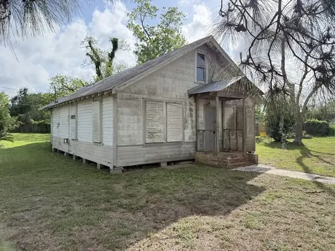 7103 Highway 36 Jones Creek TX 77541