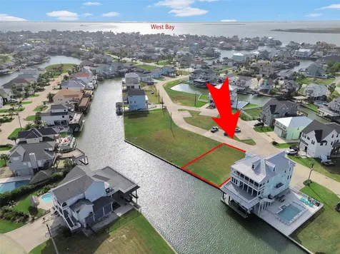510 Neptune Circle Tiki Island TX 77554