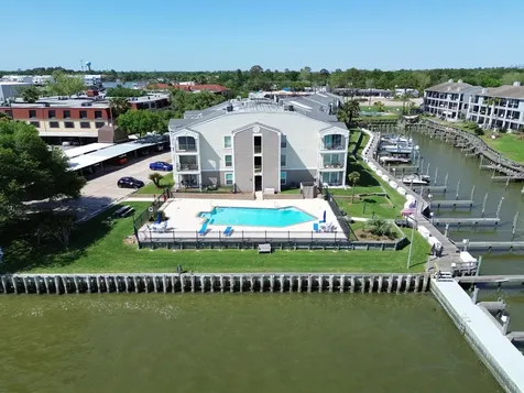 205 Yacht Club Lane 205 Seabrook TX 77586