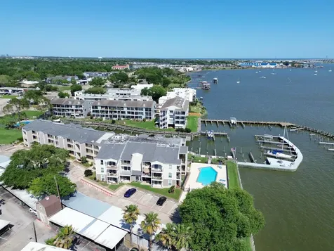 205 Yacht Club Lane 205 Seabrook TX 77586