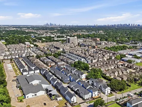 8918 Sunshine Laverne Lane Houston TX 77080