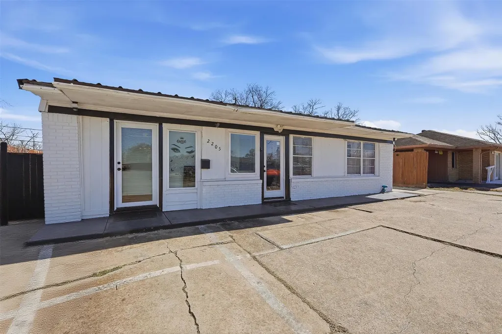 2205 Strawberry Road Pasadena TX 77502