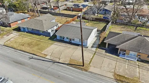 2205 Strawberry Road Pasadena TX 77502