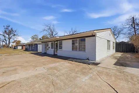 2205 Strawberry Road Pasadena TX 77502