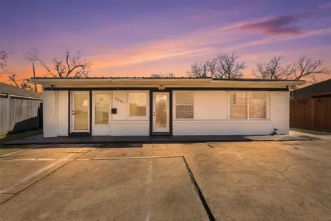 2205 Strawberry Road Pasadena TX 77502