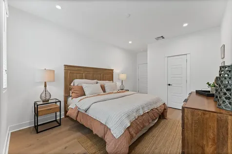 412 Neyland Street F Houston TX 77022