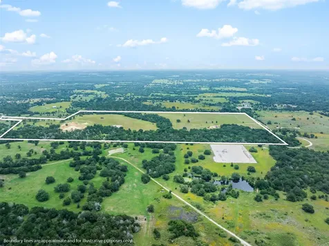 3320 County Road 430 Dime Box TX 77853