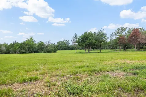 3320 County Road 430 Dime Box TX 77853