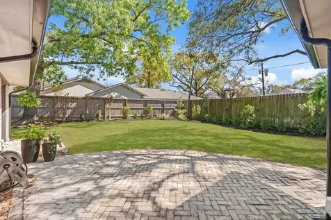 7525 Middlewood Street Houston TX 77063