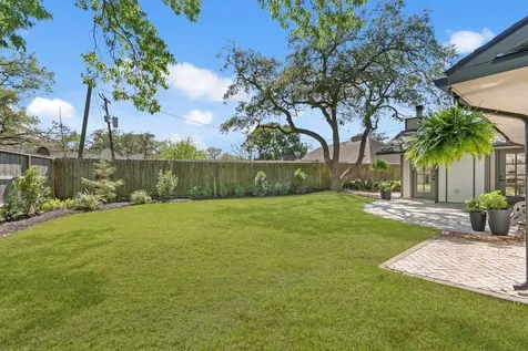 7525 Middlewood Street Houston TX 77063