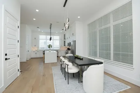 5704 Fairdale Lane B Houston TX 77057