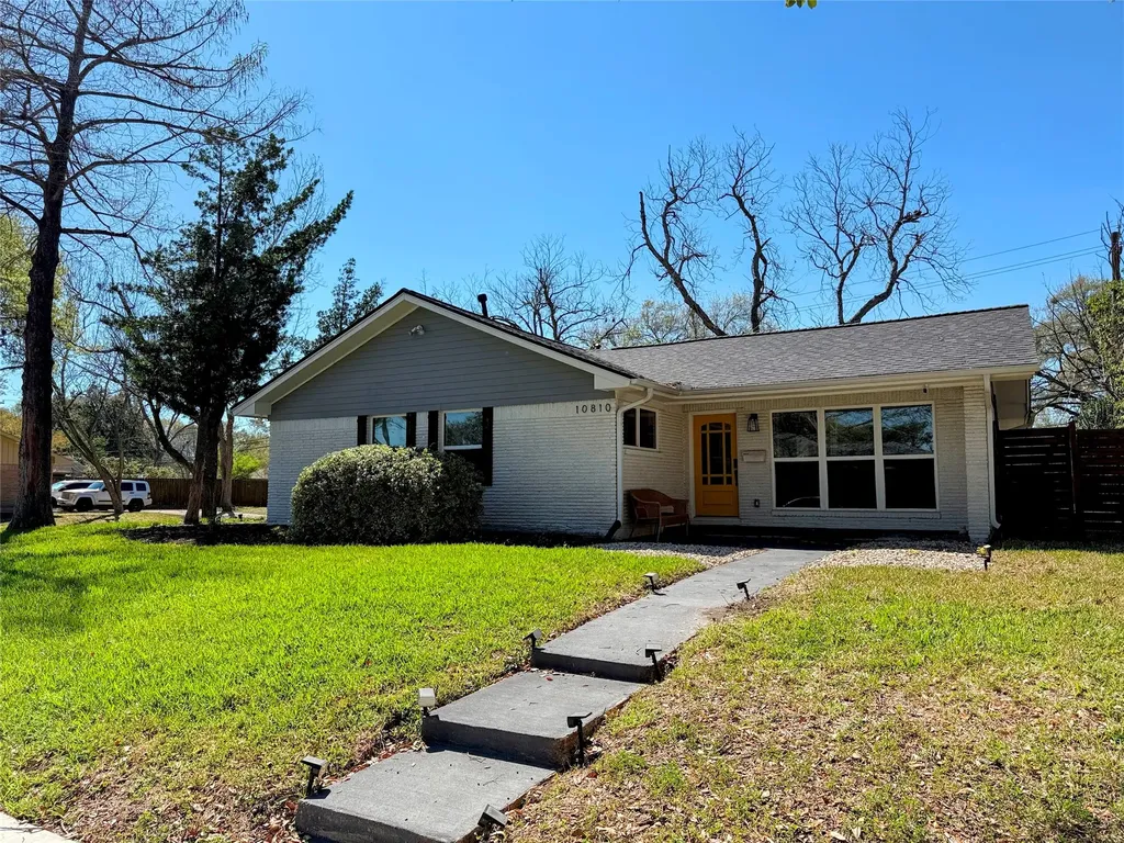 10810 Burdine Street Houston TX 77096