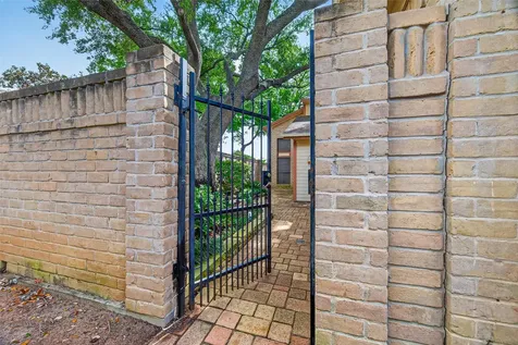 8006 Oakwood Forest Drive Houston TX 77040