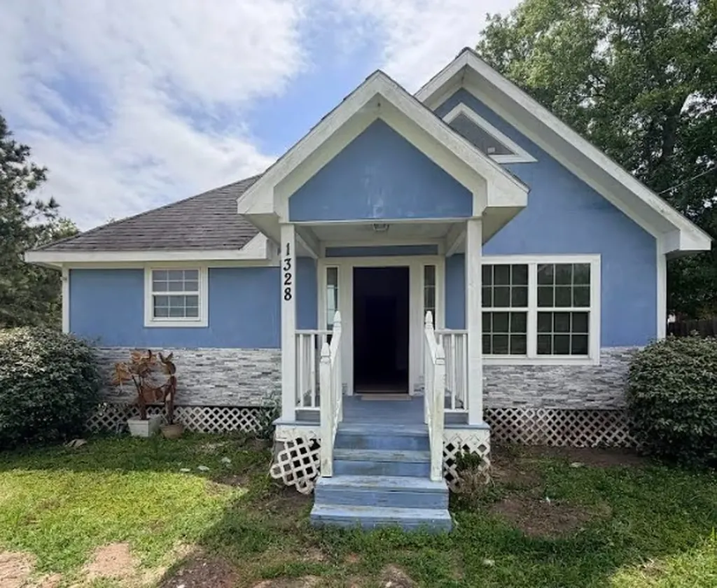 1328 County Road 3540 Cleveland TX 77327