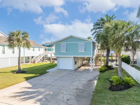 4230 Spanish Main Jamaica Beach TX 77554