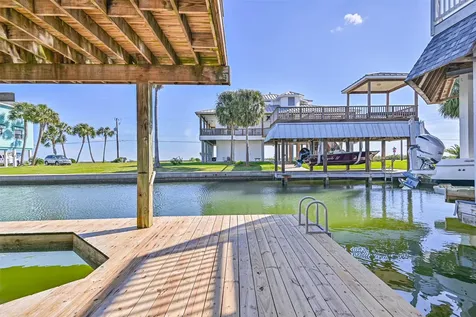 4230 Spanish Main Jamaica Beach TX 77554