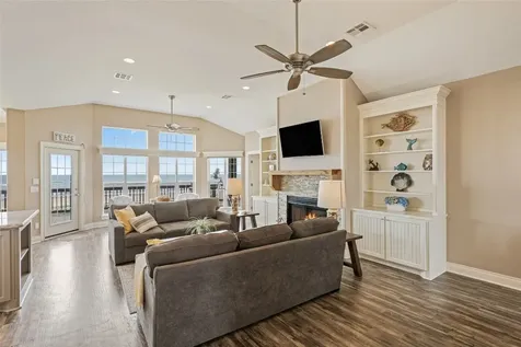 774 Wommack Crystal Beach TX 77650