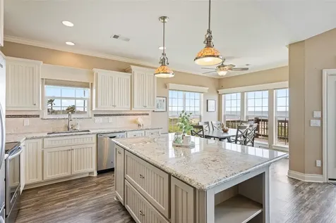 774 Wommack Crystal Beach TX 77650