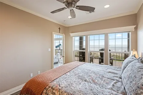 774 Wommack Crystal Beach TX 77650
