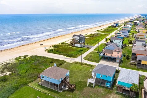 774 Wommack Crystal Beach TX 77650