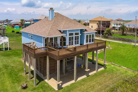 774 Wommack Crystal Beach TX 77650