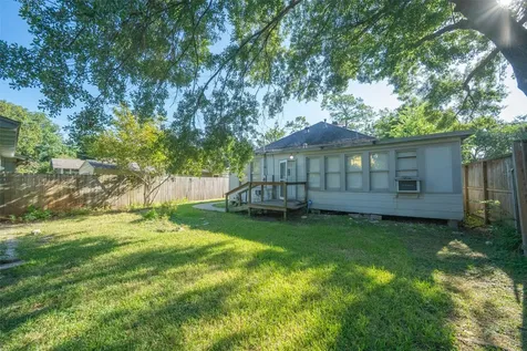 1819 Cortlandt Street Houston TX 77008