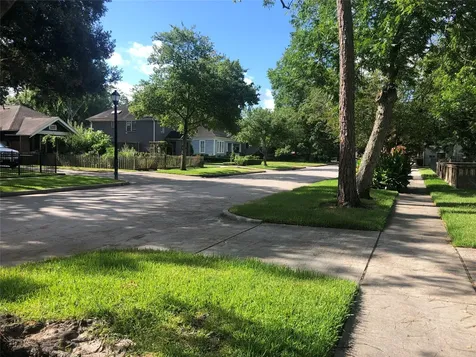 1819 Cortlandt Street Houston TX 77008