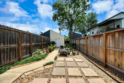 926 Rutland Street Houston TX 77008