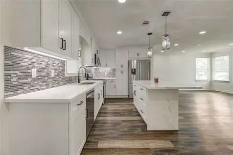 6027 Kenilwood Drive Houston TX 77033
