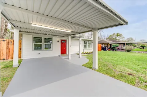 6027 Kenilwood Drive Houston TX 77033
