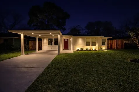 6027 Kenilwood Drive Houston TX 77033
