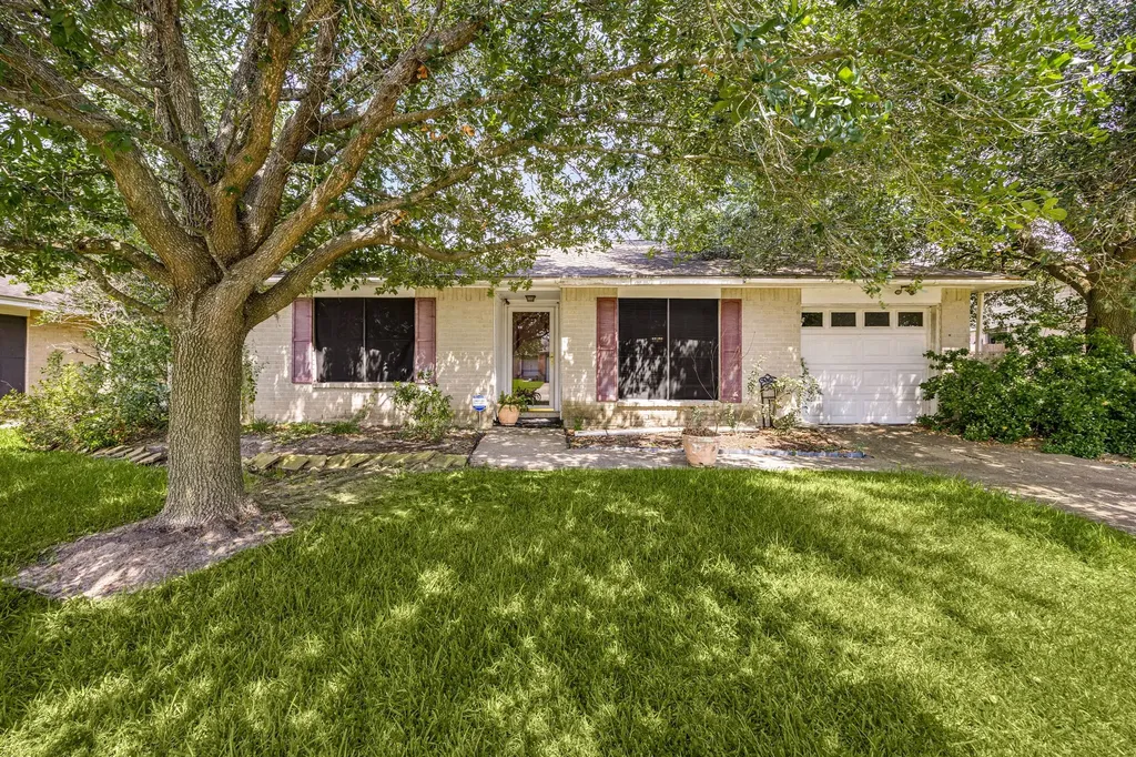 1342 Castle Glen Drive Houston TX 77015