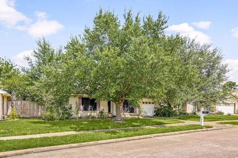 1342 Castle Glen Drive Houston TX 77015