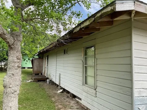 1208 W 10th Street 1212 Freeport TX 77541