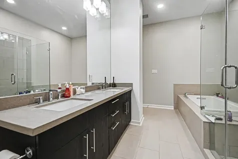 4820 Caroline Street 501 Houston TX 77004