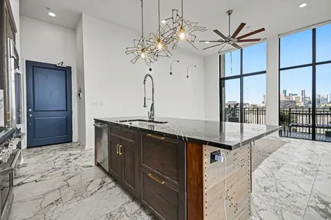 4820 Caroline Street 501 Houston TX 77004