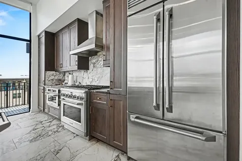 4820 Caroline Street 501 Houston TX 77004
