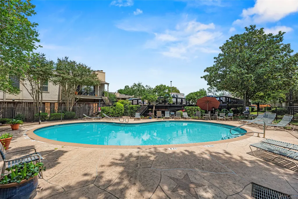 5711 Sugar Hill Drive 24 Houston TX 77057