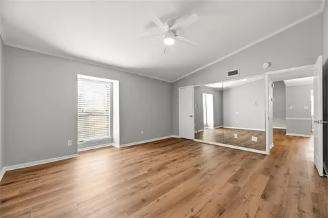 5711 Sugar Hill Drive 24 Houston TX 77057