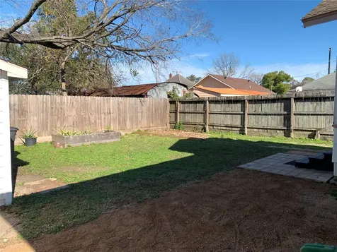 206 Cosmos Street Houston TX 77009