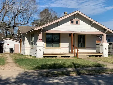 206 Cosmos Street Houston TX 77009