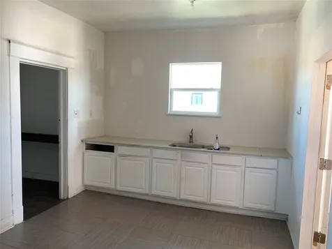 206 Cosmos Street Houston TX 77009