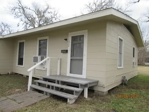 318 Circle Way Street Lake Jackson TX 77566